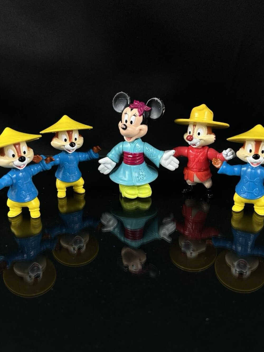 Disney Epcot Center 1993 China Chip 'n' Canada Dale Japan Minnie